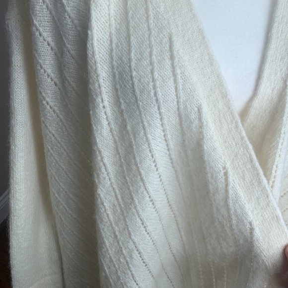 Lou & Grey Soft Cozy Cardigan
Sweater - Picture 5 of 10